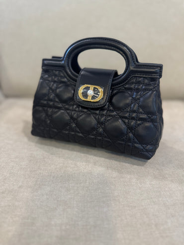 Bolso negro CD MNO
