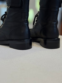 Bota negra