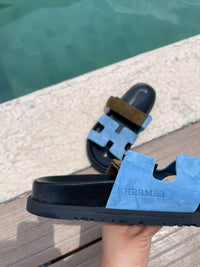 Sandalia azul con verde