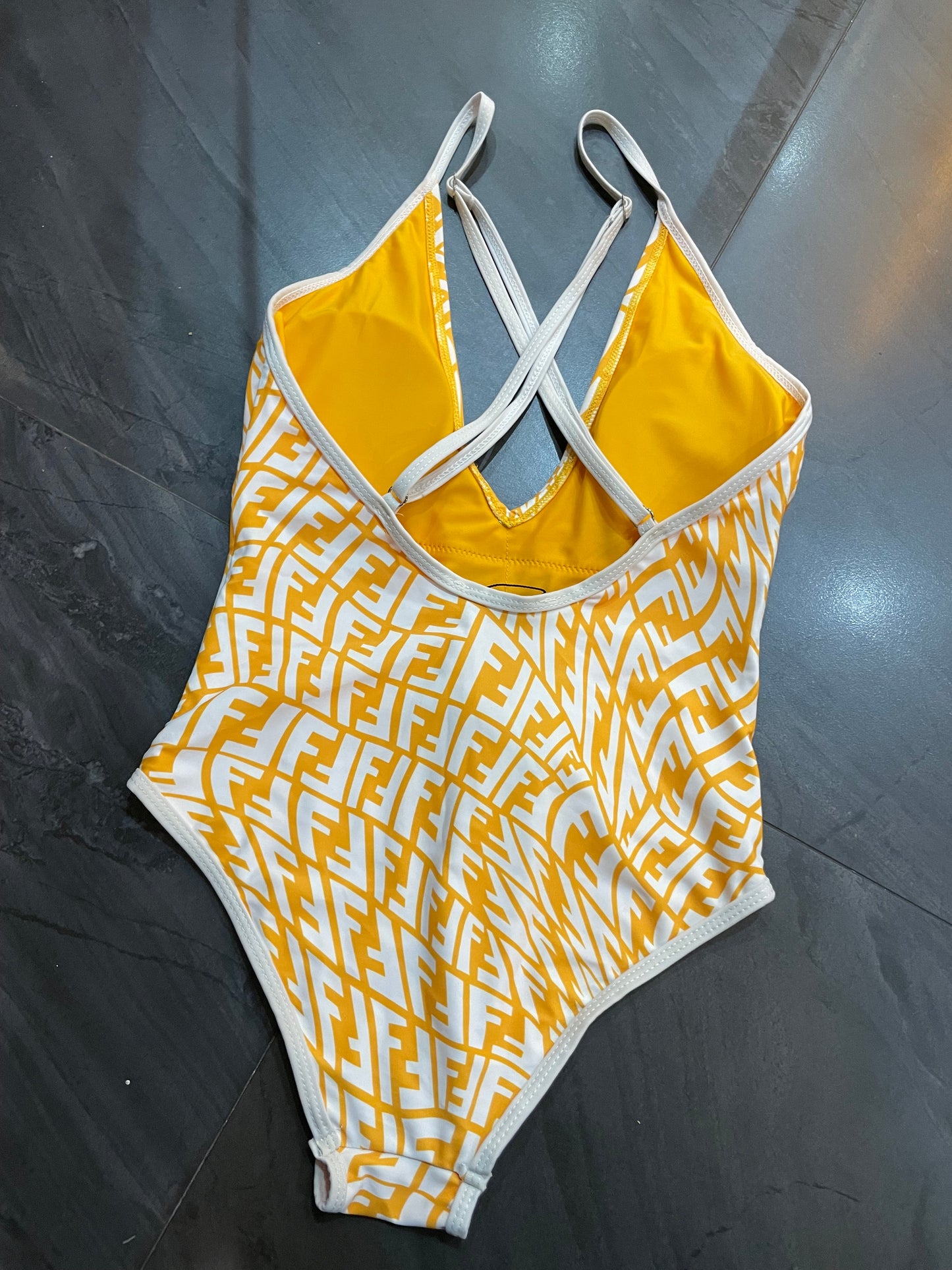 Traje de baño amarillo F