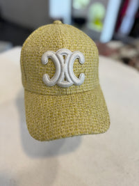 Gorra amarilla