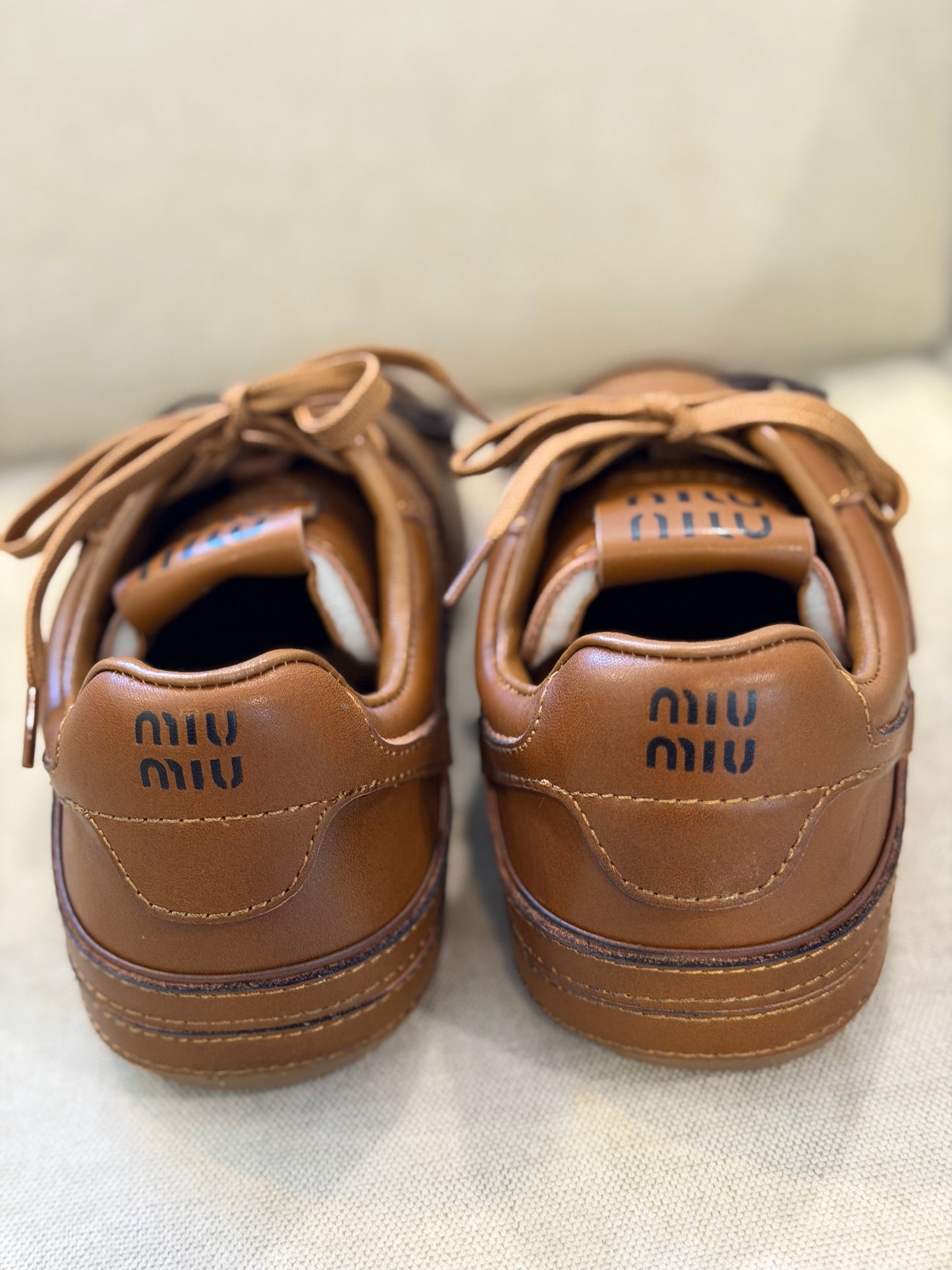 TENIS MU MU