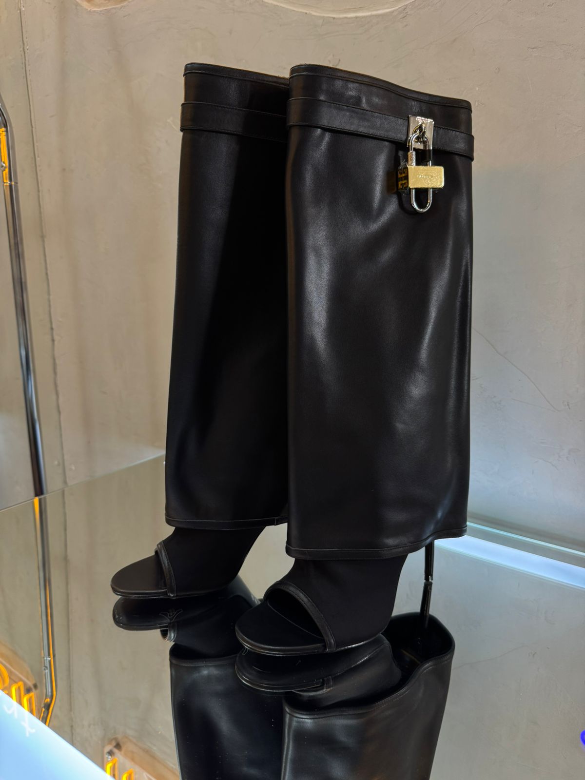 BOTA NEGRA G