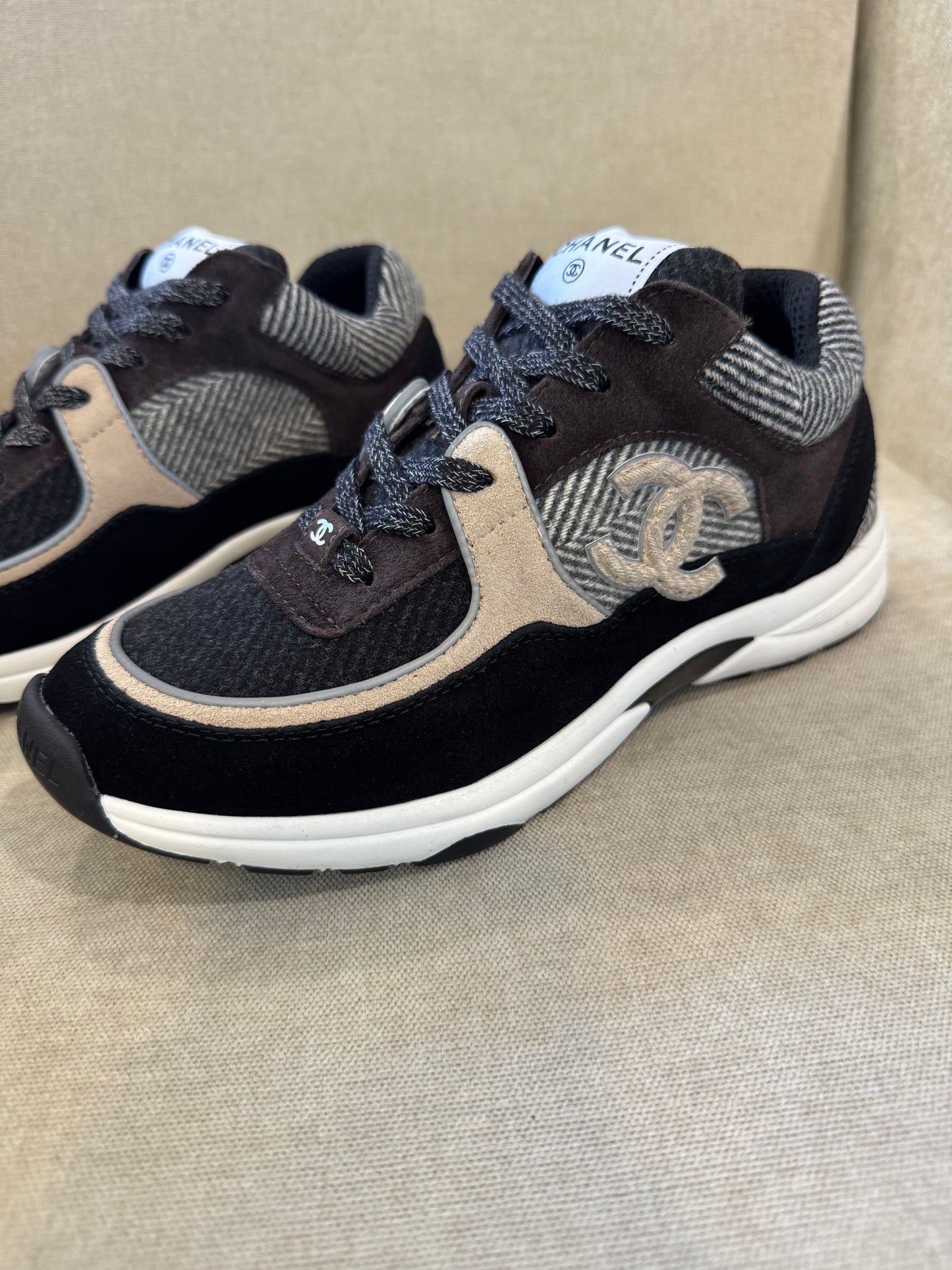 Tenis CHNL negro-café