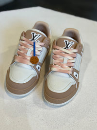 Tenis camel con blanco