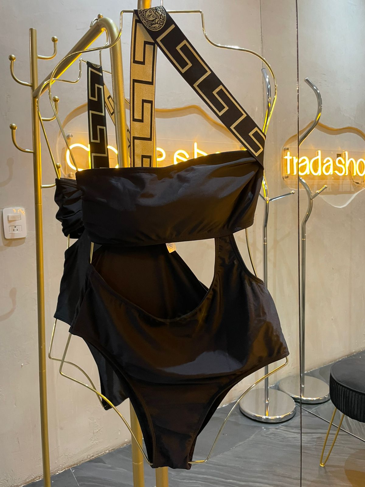 TRAJE DE BAÑO NEGRO VRS