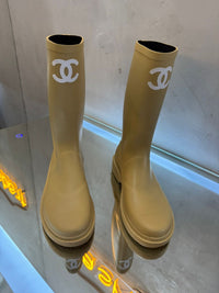 Botas nud