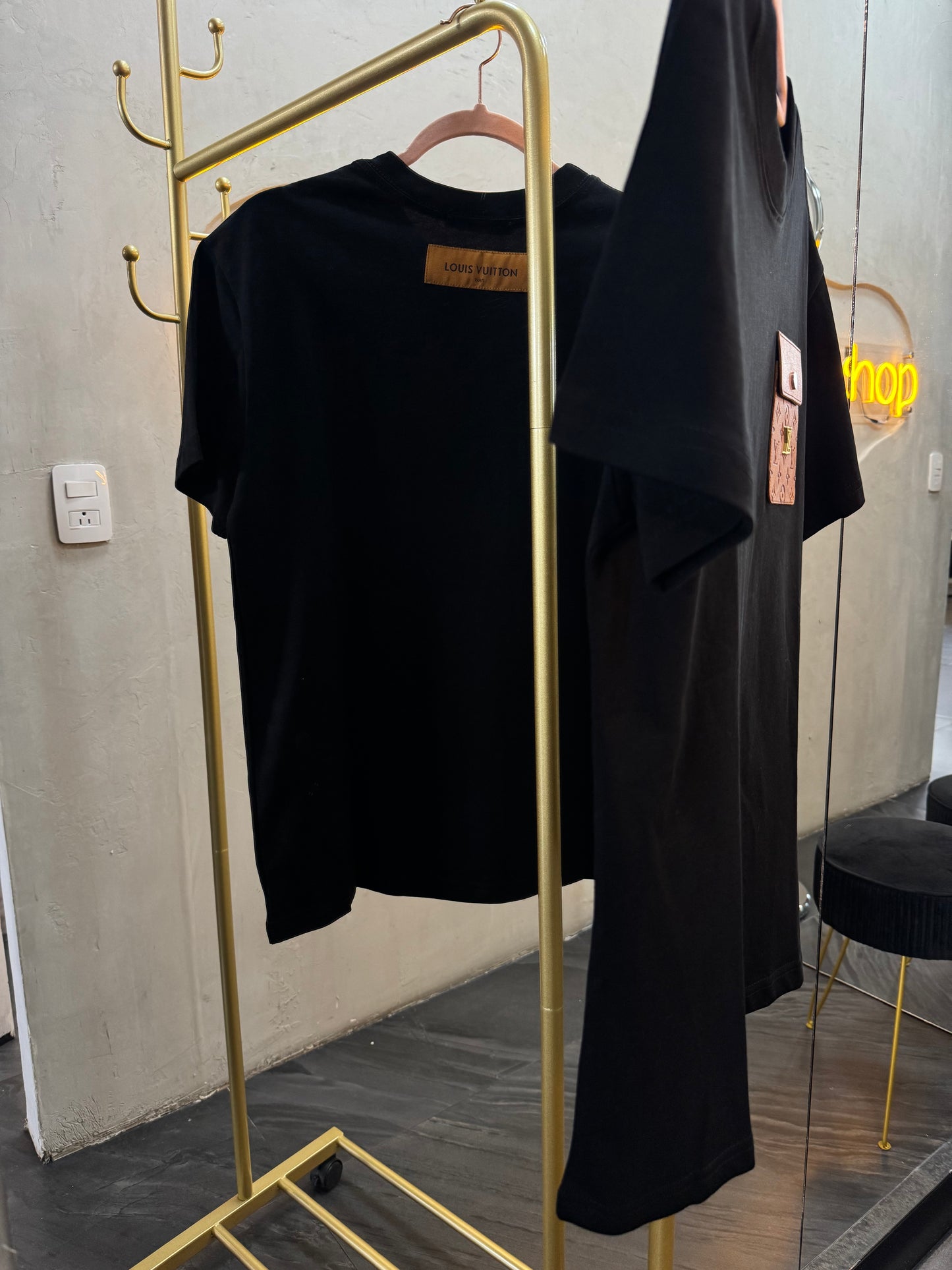 T- Shirt negra L-V