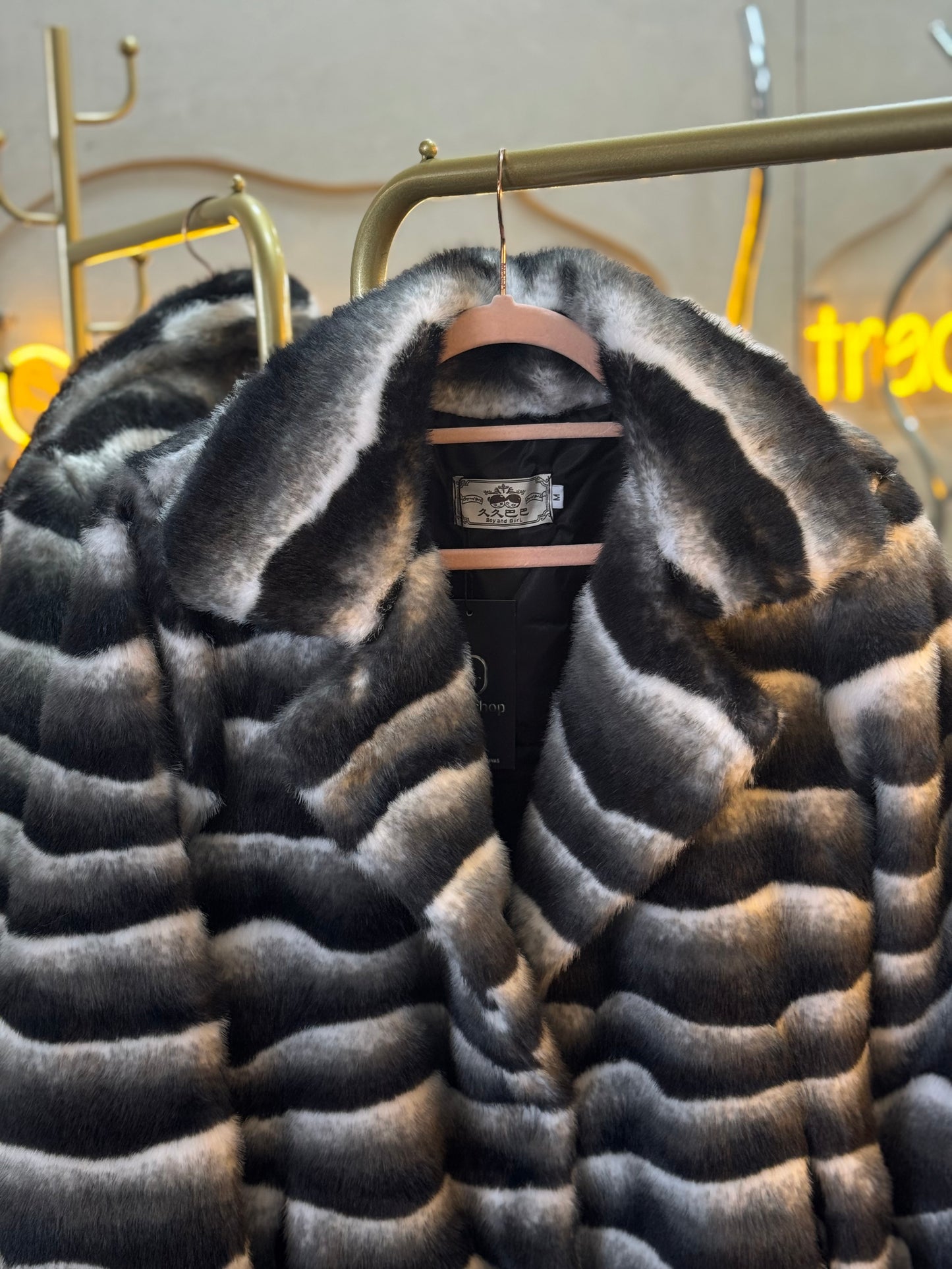 Abrigo peluche negro-blanco