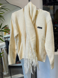 SUÉTER Y BUFANDA MU MU BEIGE