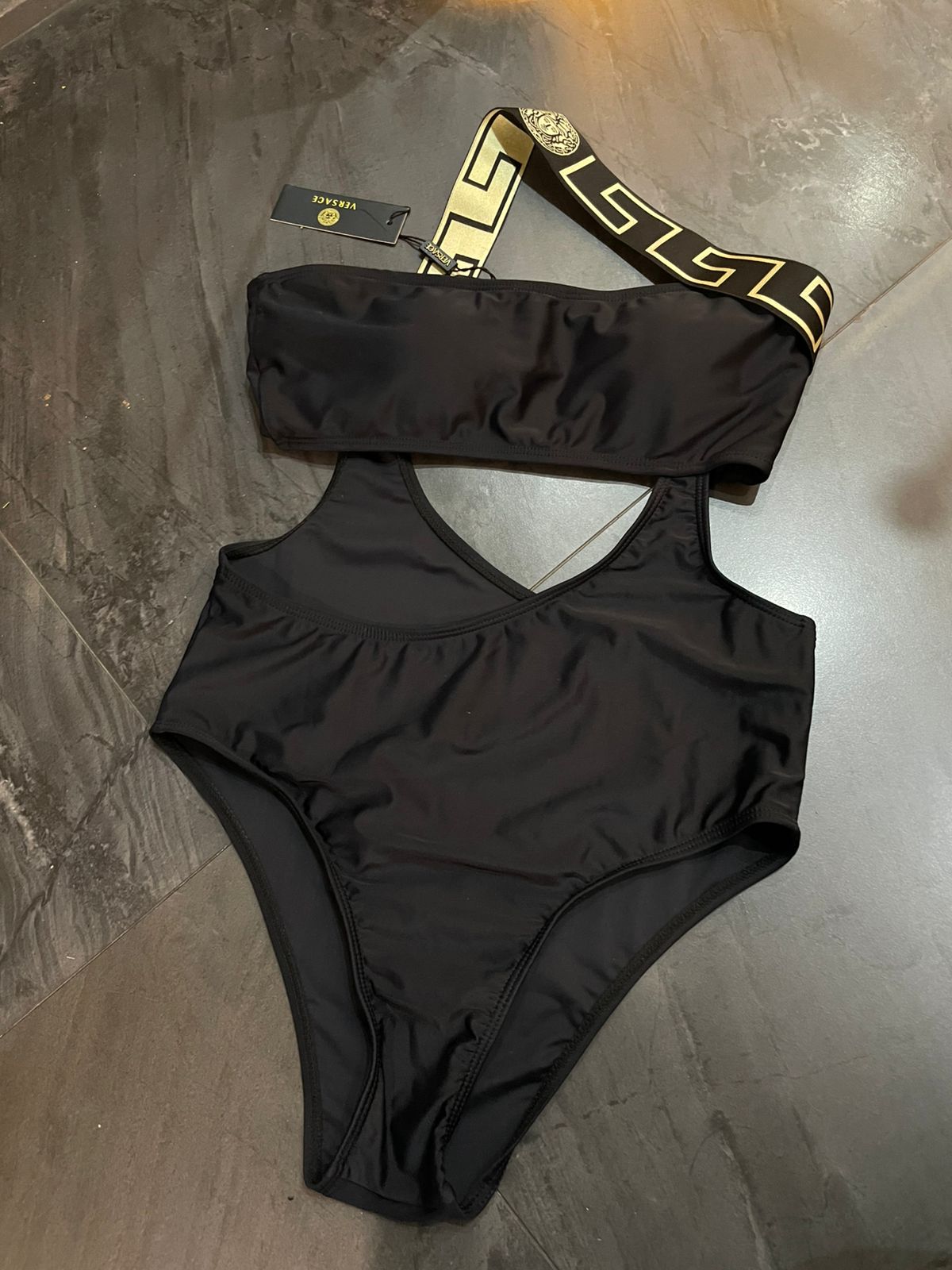 TRAJE DE BAÑO NEGRO VRS