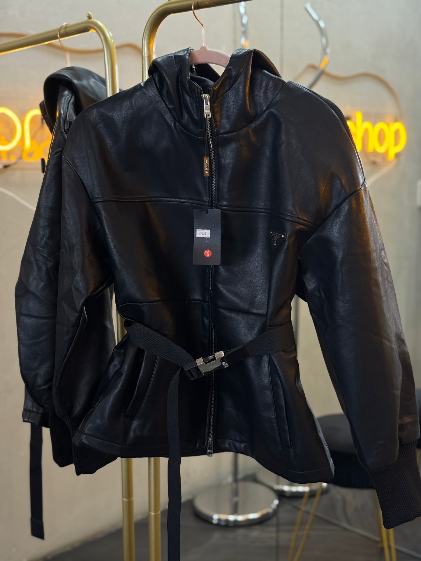 Chamarra negra piel PA