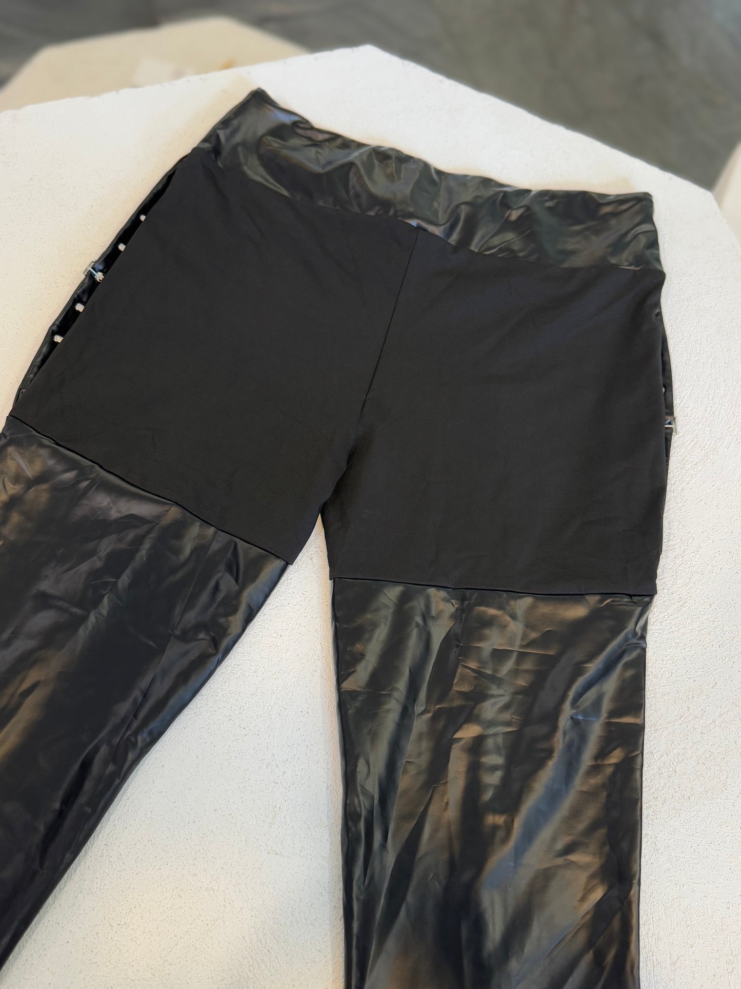 PANTALÓN PIEL NEGRO