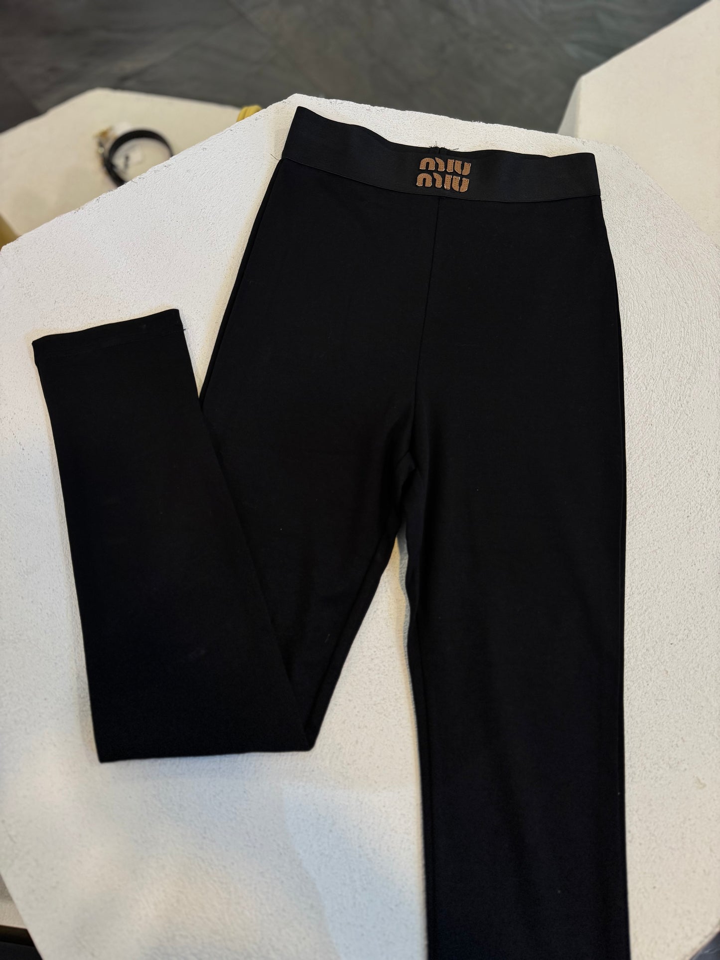 LEGGINS NEGRO MU MU C