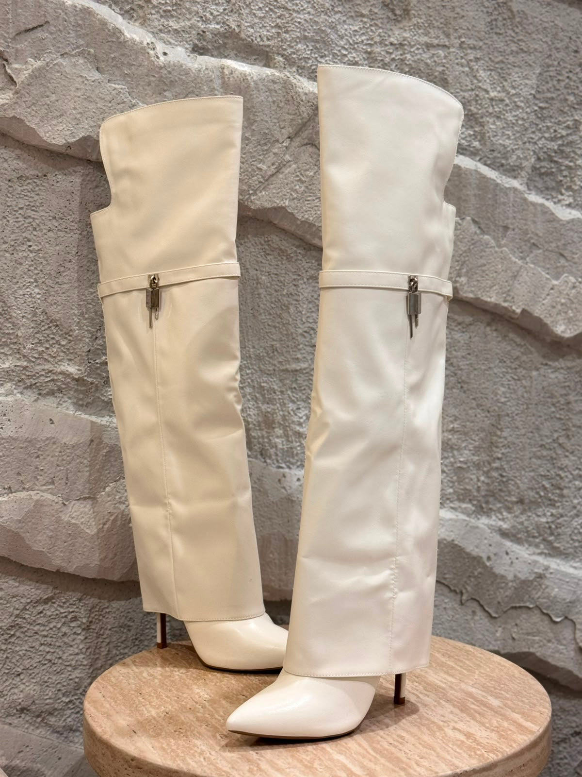 BOTA BLANCA
