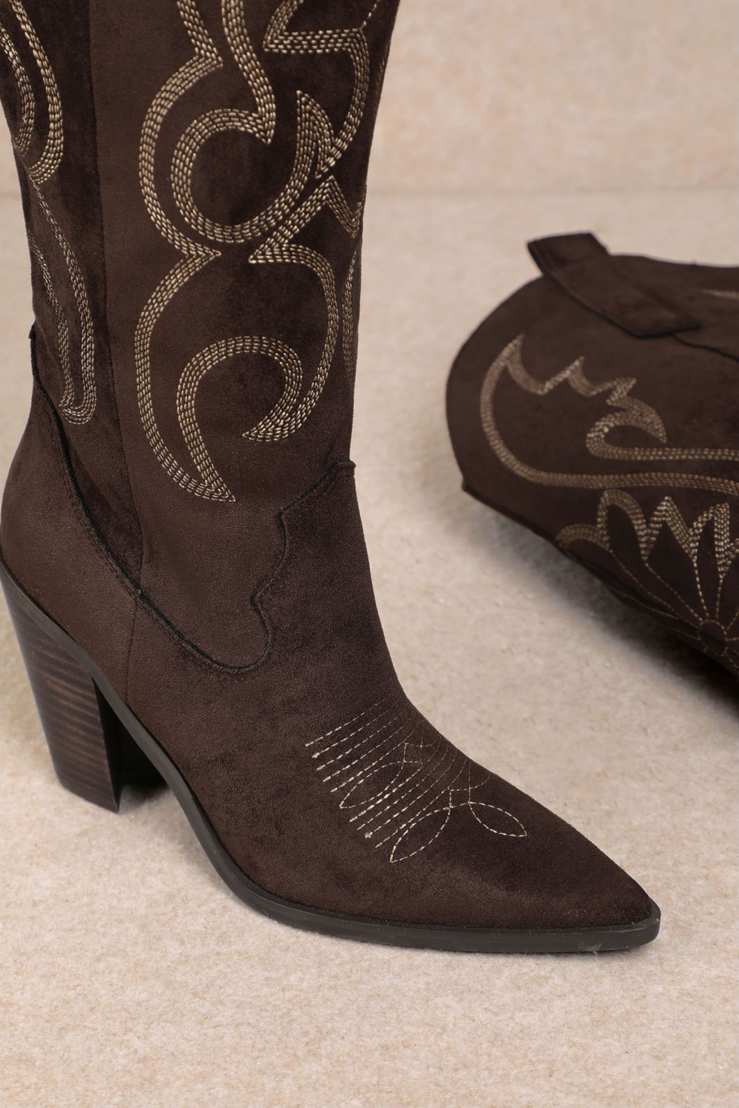 BOTA CHOCOLATE  IVY