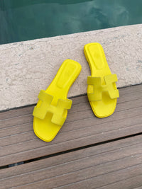 Sandalias amarillas