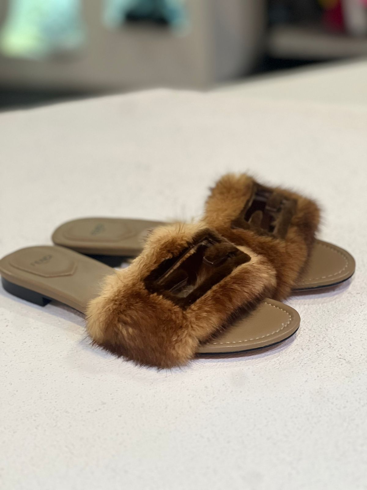 SANDALIA CAMEL PELUCHE