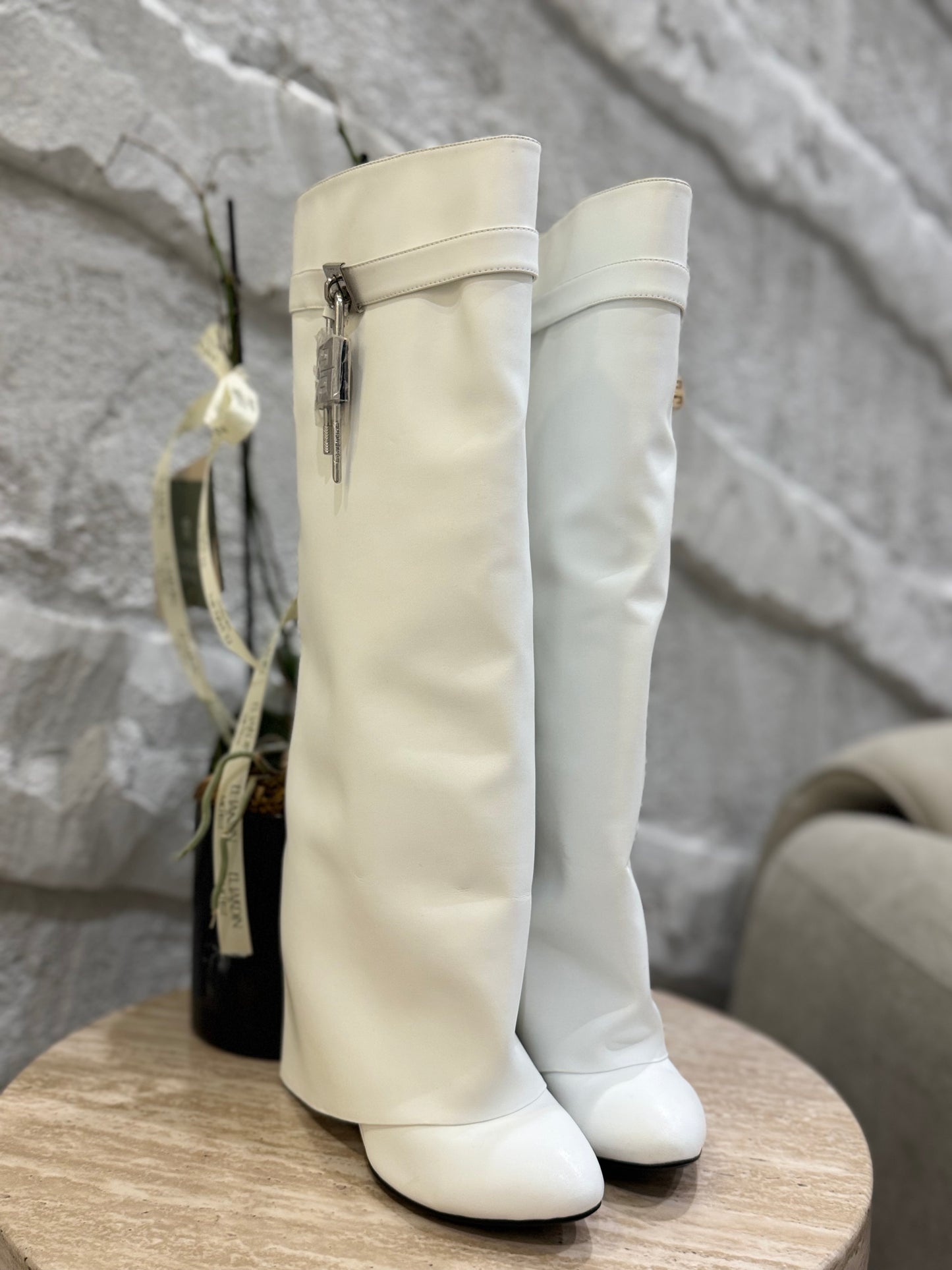 BOTA GIVCH BLANCA