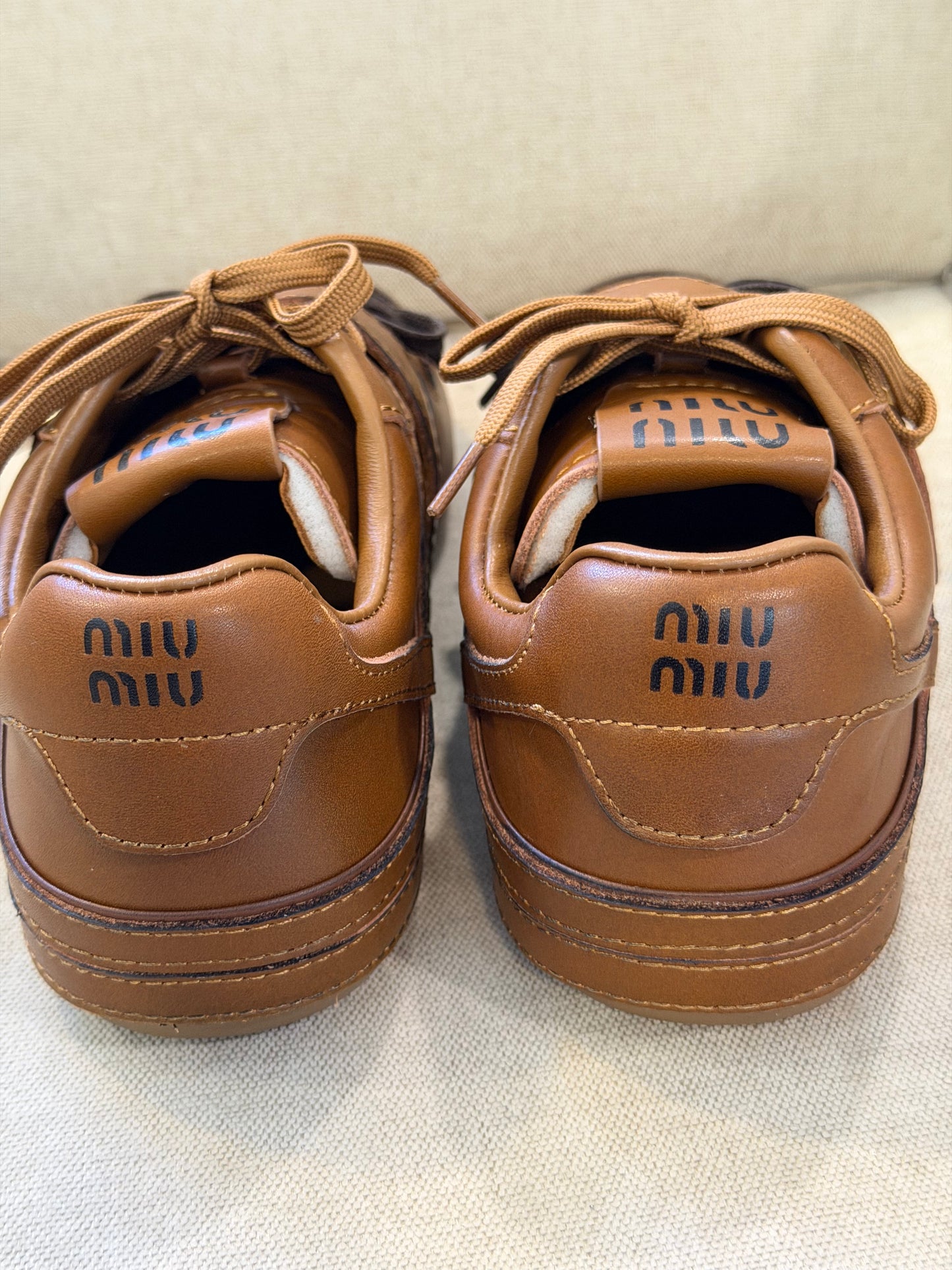 TENIS MU MU