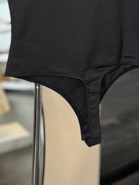 BODY SIN MANGA NEGRO