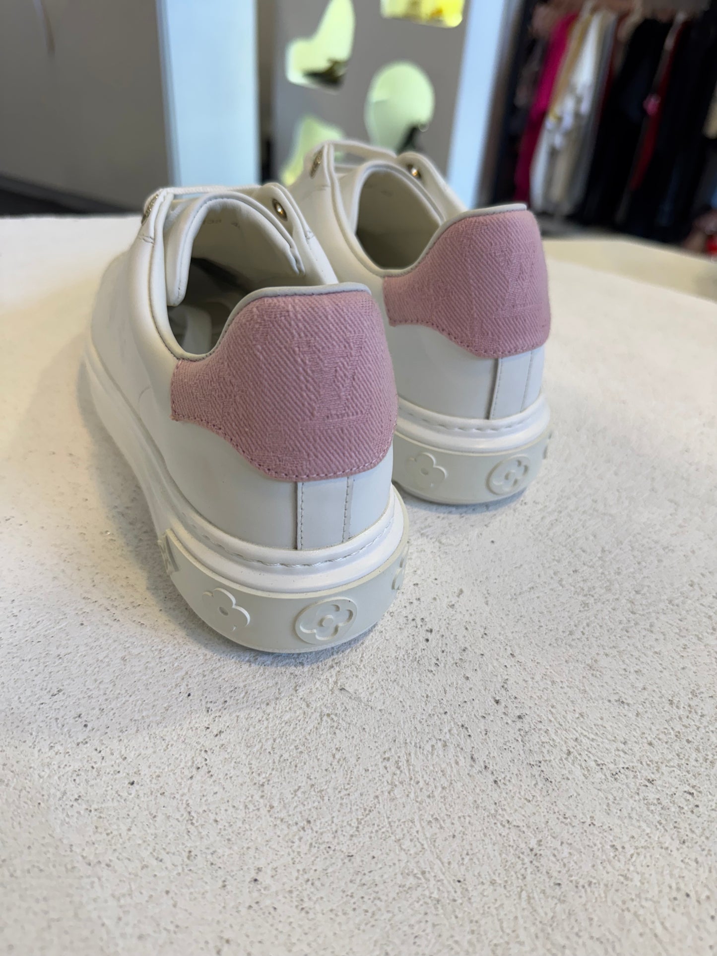 Tenis blanco con rosa