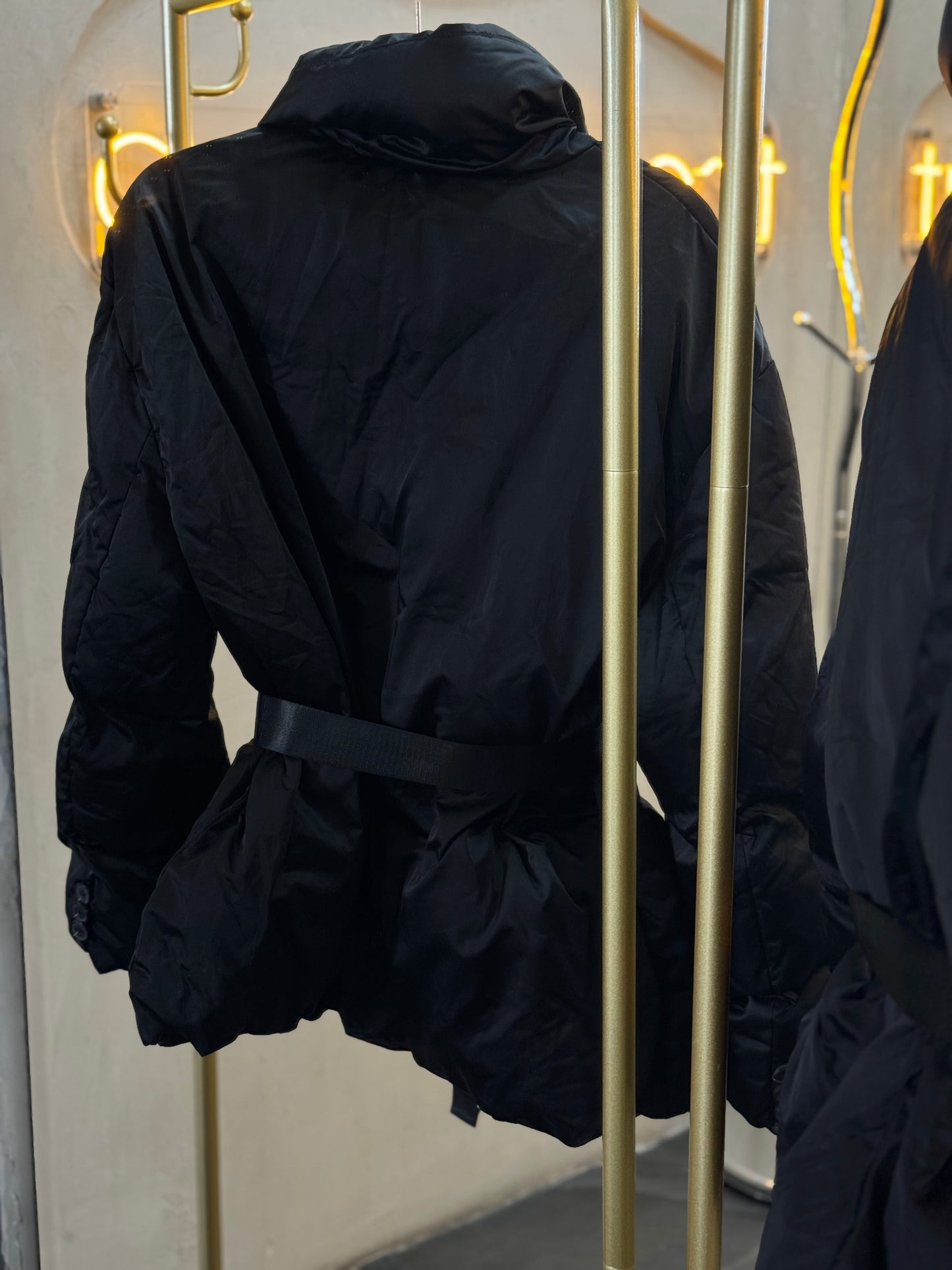 Chamarra negra gruesa PA