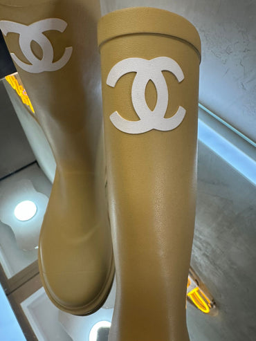Botas nud