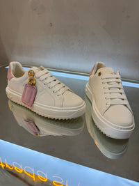 Tenis blanco con rosa