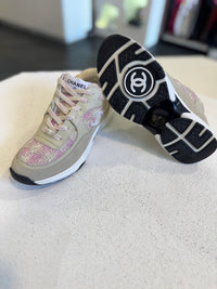 Tenis rosas con camel