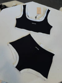 SET MU MU NEGRO CALZÓN Y YOP