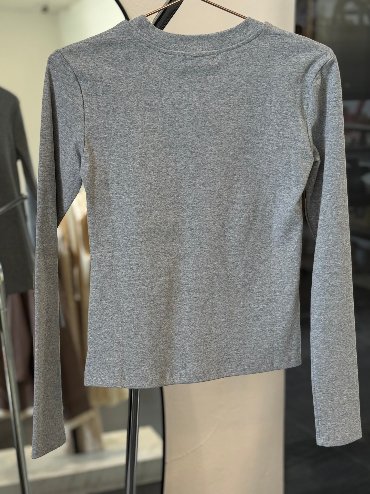 BLUSA LOW GRIS
