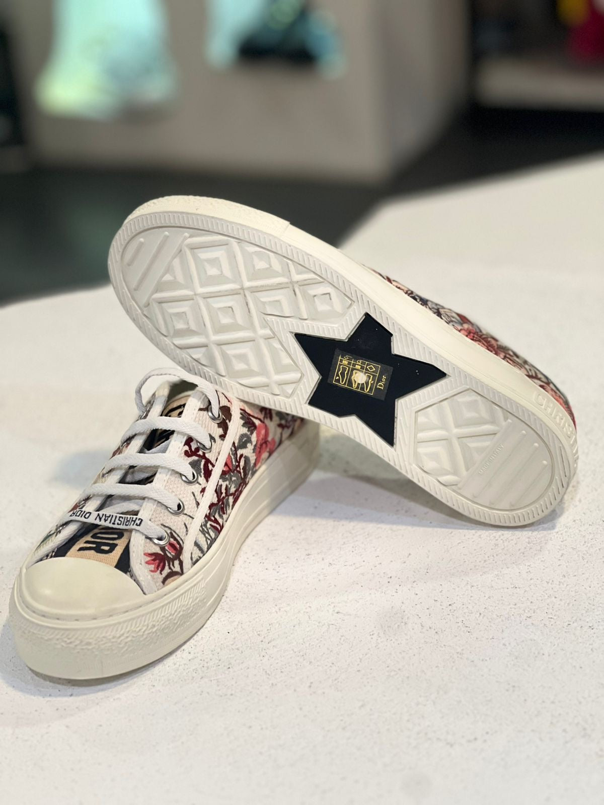 TENIS BORDADOS FLORES CD