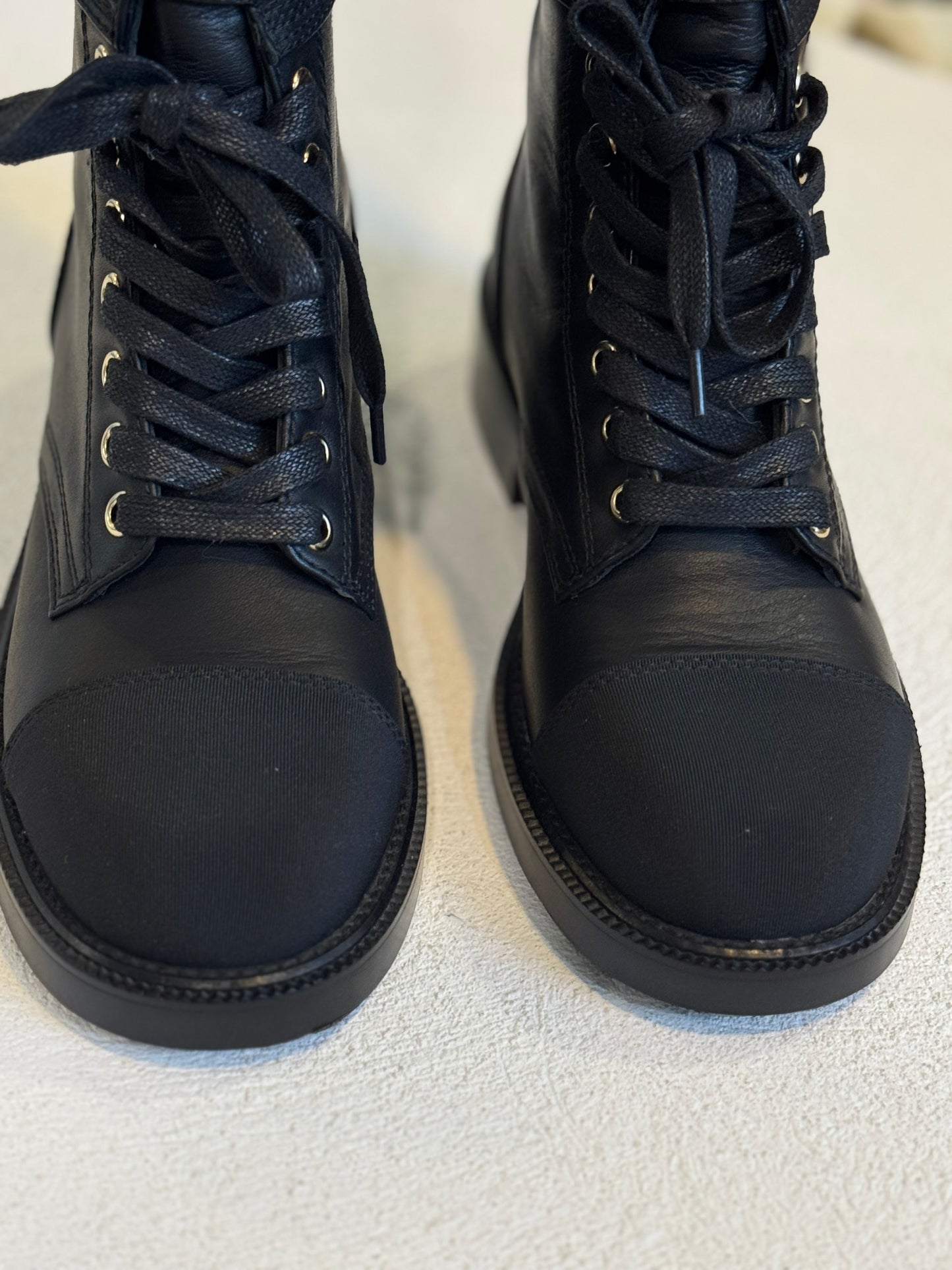 Bota negra