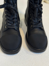 Bota negra