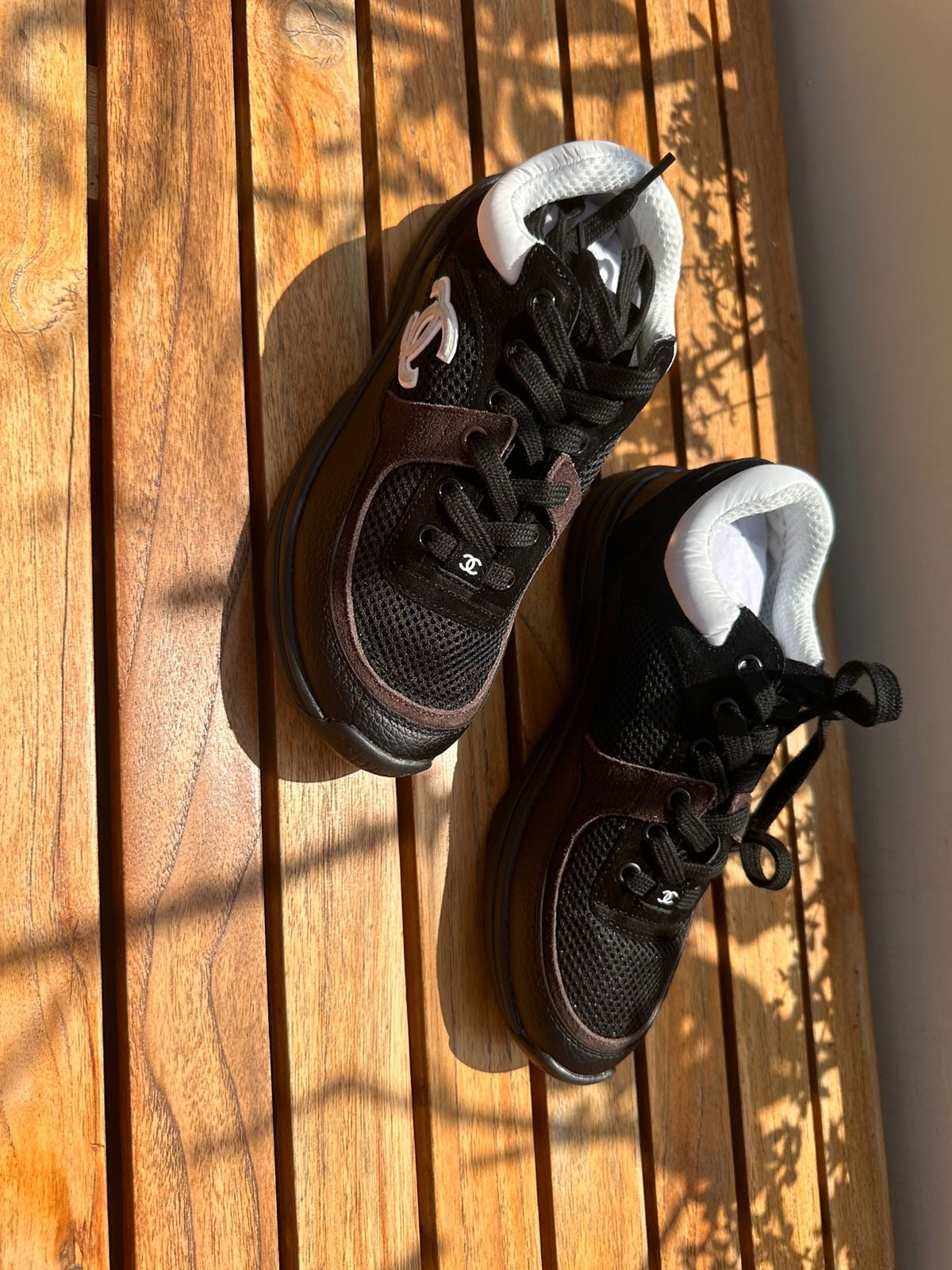 Tenis negro