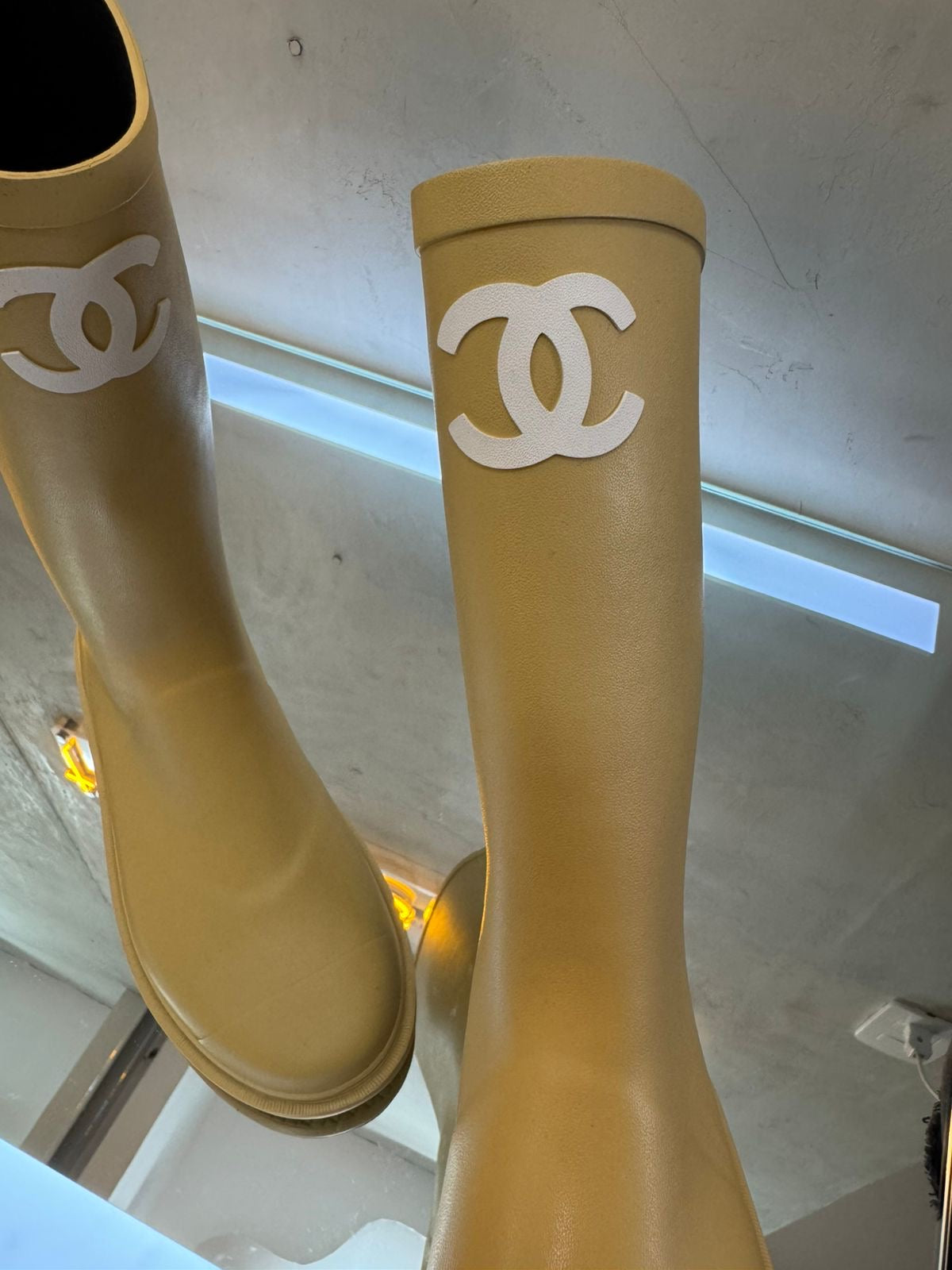Botas nud