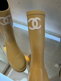 Botas nud