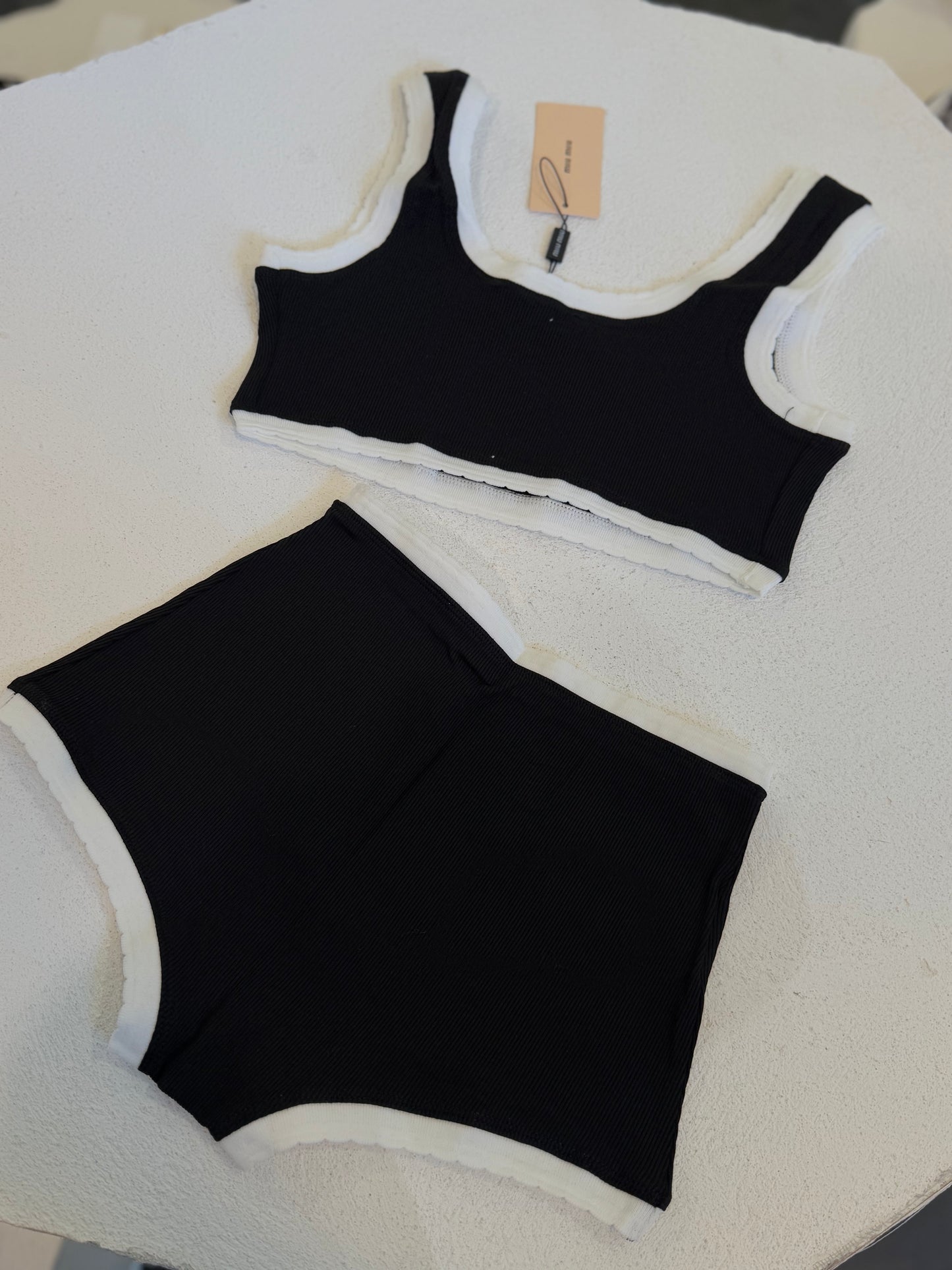 SET MU MU NEGRO CALZÓN Y YOP