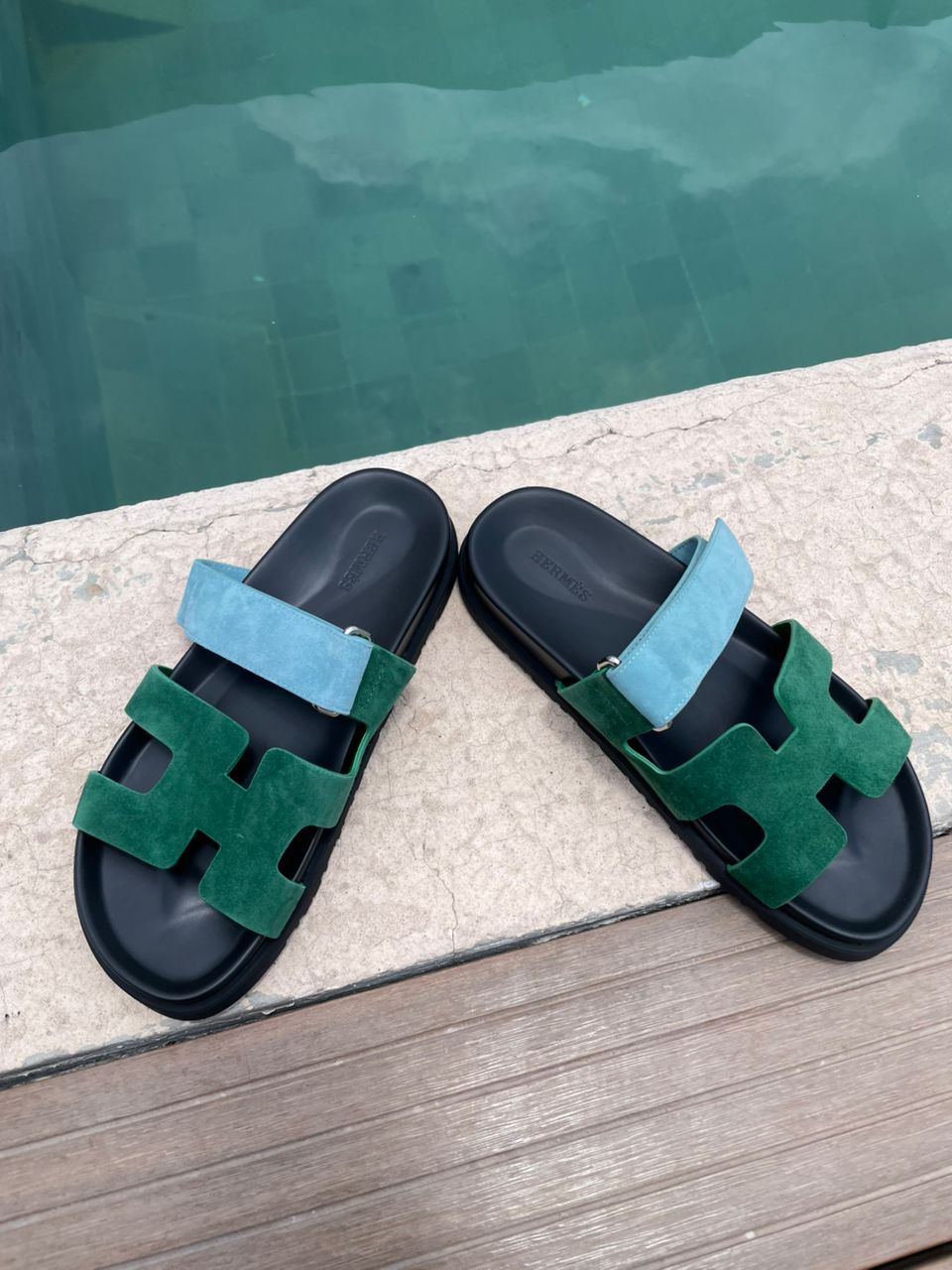 Sandalias verde con azul