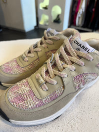 Tenis rosas con camel