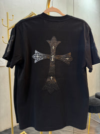 T- Shirt de cruz negra