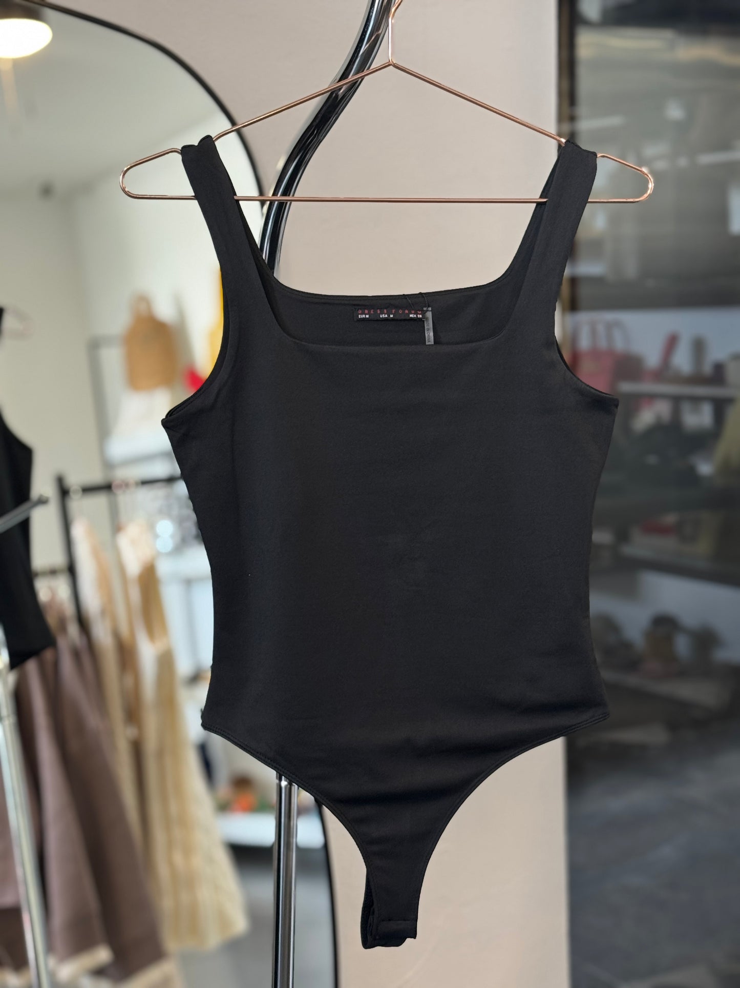 BODY SIN MANGA NEGRO