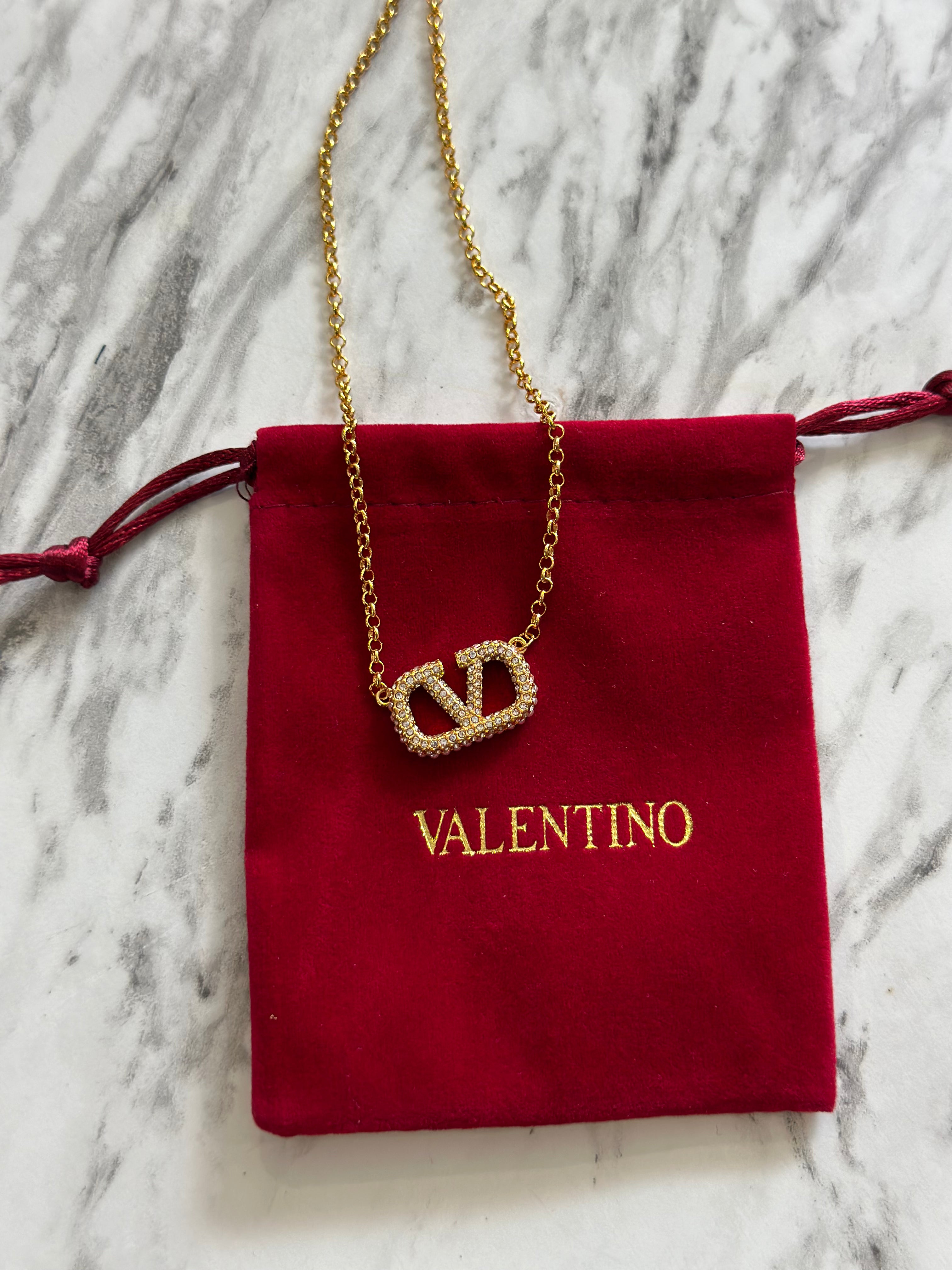 Collar valentino