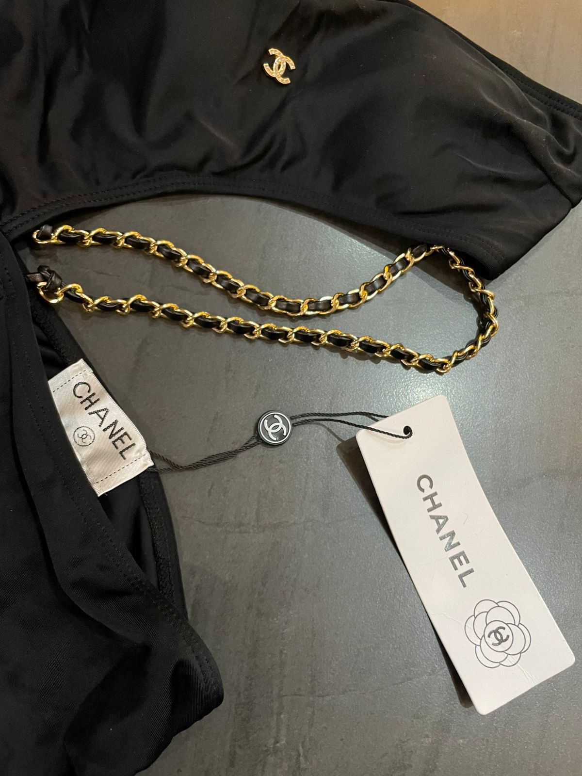 traje de baño cadena