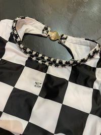 traje baño negro con blanco