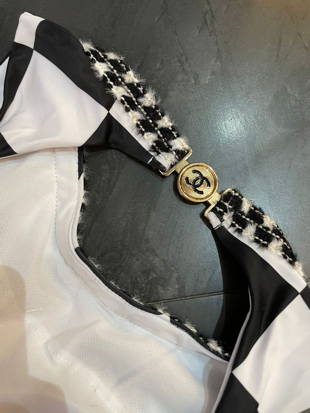 traje baño negro con blanco