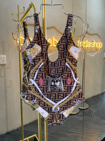 traje de baño cafe