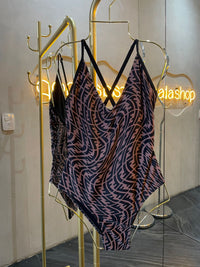 traje de baño cafe