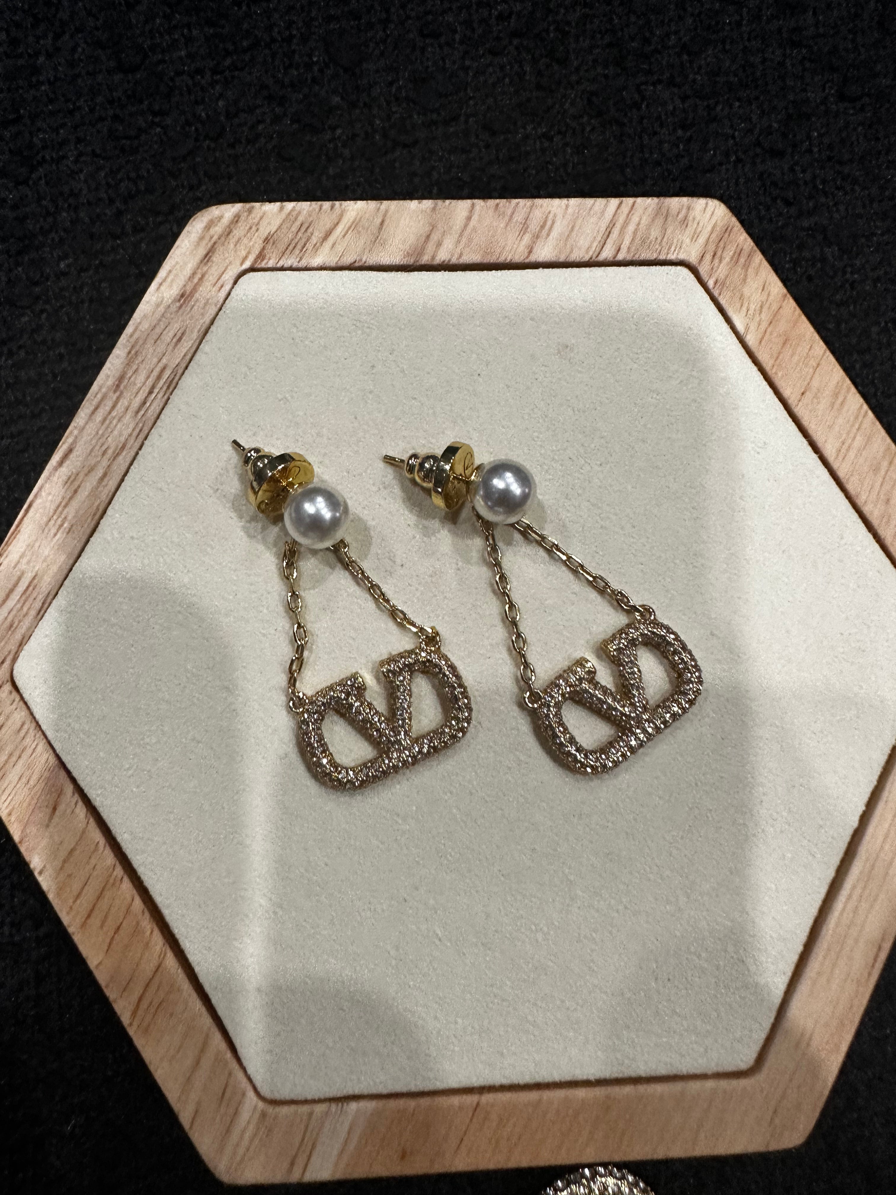 Aretes valentino